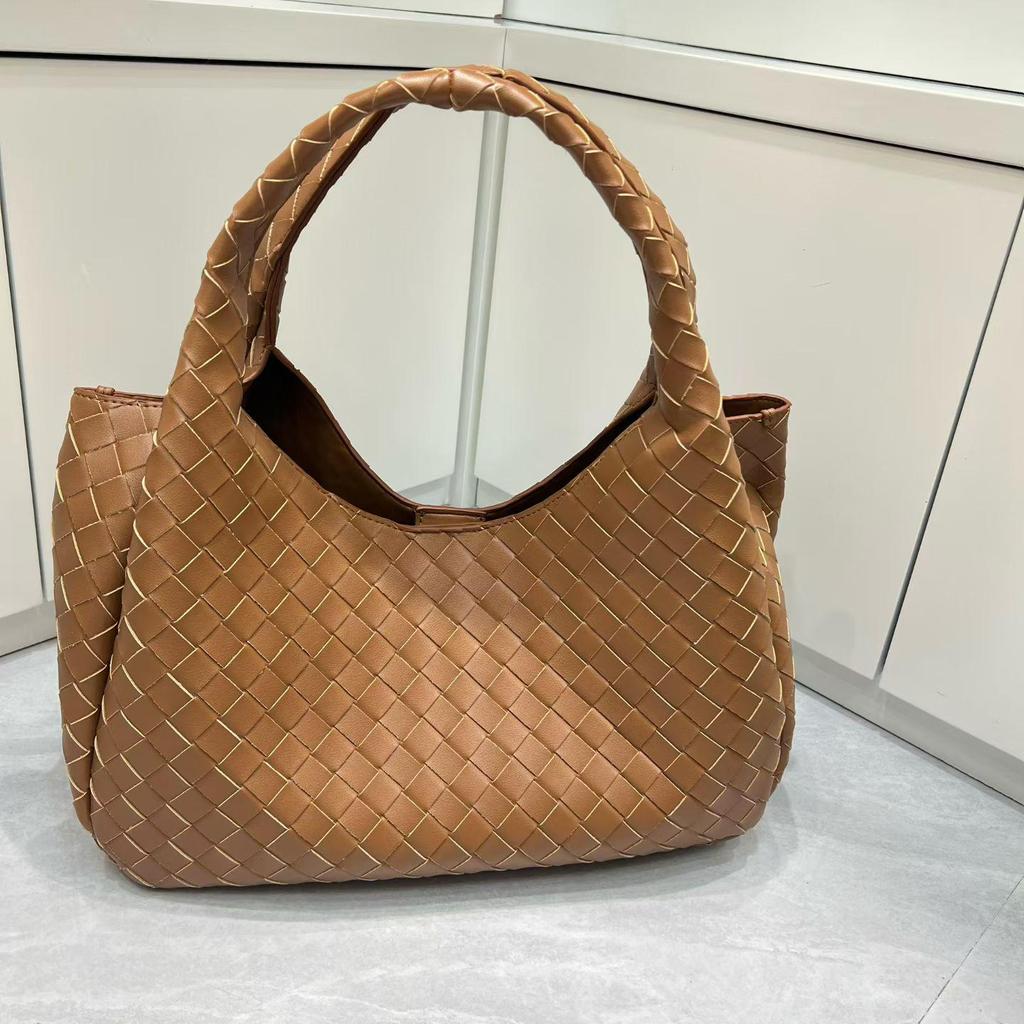 Retro Woven Genuine Leather Shoulder Bag for Women - Large Capacity and Versatile Summer Style