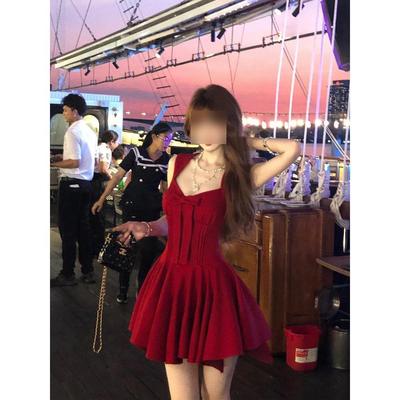 Neues lässiges Sommerkleid High-End Französisches Trägerrock Damen Rotes Prinzessinnenkleid Kurzes Kleid Sommer