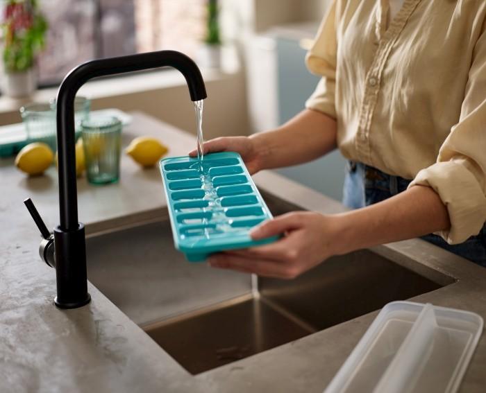 Set of 2 Ice Cube Trays Ice + Lid Flow Joseph Joseph Dishwasher
