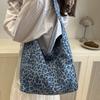 Leopard Print Canvas Bag For Women With Large Capacity And Magnetic Closure For Daily Use