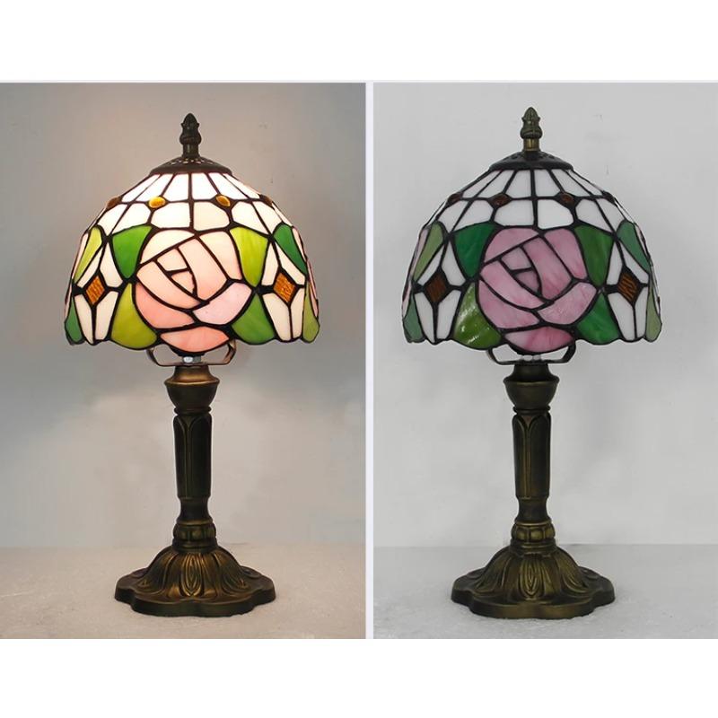 Kleine Tischlampe Dekoration Schlafzimmer Retro Buntglas Form Licht Tiffany Stil vierblättriges Kleeblatt Rose Blume Design 8" Zimmer