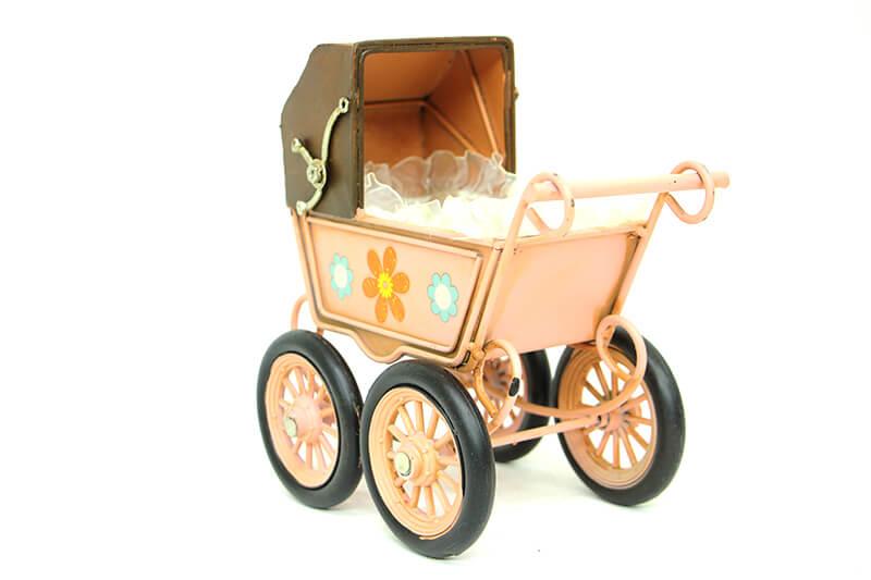 

Декоративная металлическая детская коляска