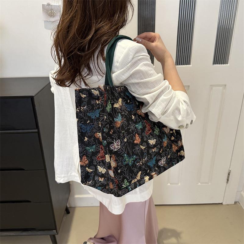 Stylish Large Capacity Tote Bag For Women Trendy Canvas Shoulder Bag Black Or White
