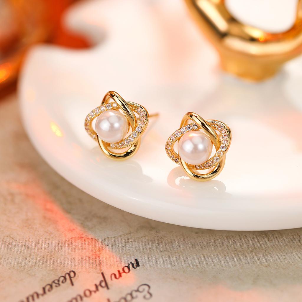 Premium Pearl Stud Earrings S925 Silver Needle Elegant Exquisite Earrings Retro Temperament Versatile Earrings