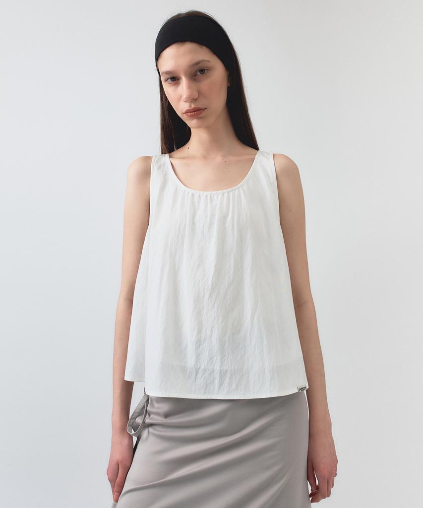 Simeteuligpeosenteu Shirring Sleeveless Top / White