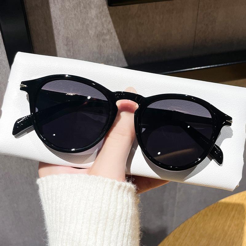 

Круглые солнцезащитные очки в стиле ретро для женщин и мужчин, брендовый дизайн, солнцезащитные очки с градиентными линзами UV400 чёрный