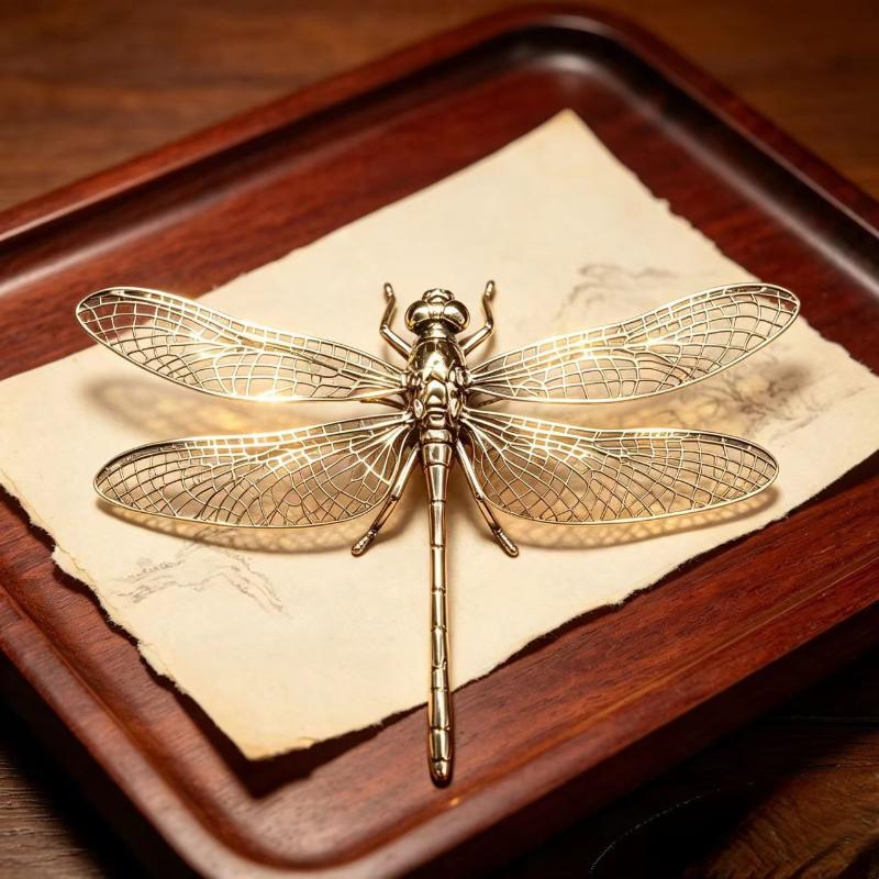 Vintage Dragonfly Figurine Zinc Alloy Anti-Corrosion Decor Ornament for Office Desk Bedroom Nightstand Home Decor Gift