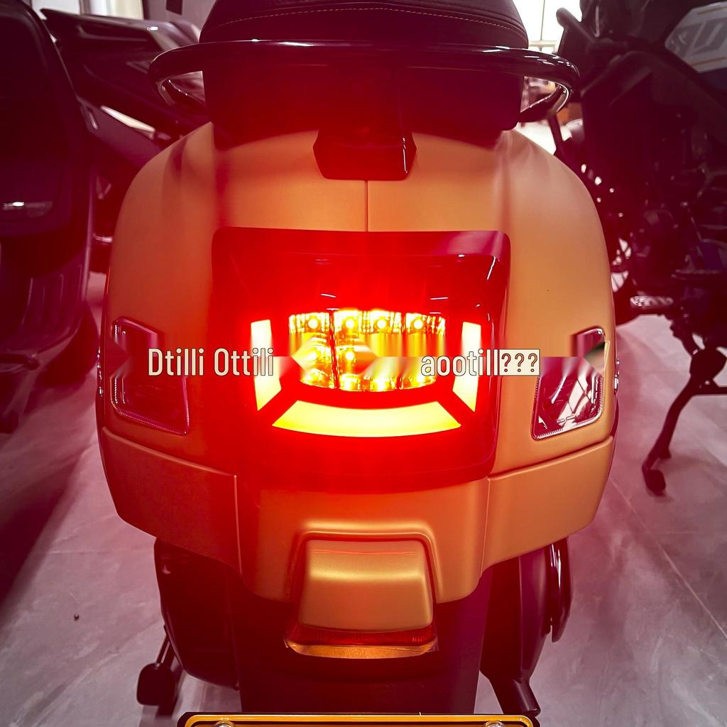 Vespa GTS300/GTV300 2023 LED Taillight & Brake Light Accessory