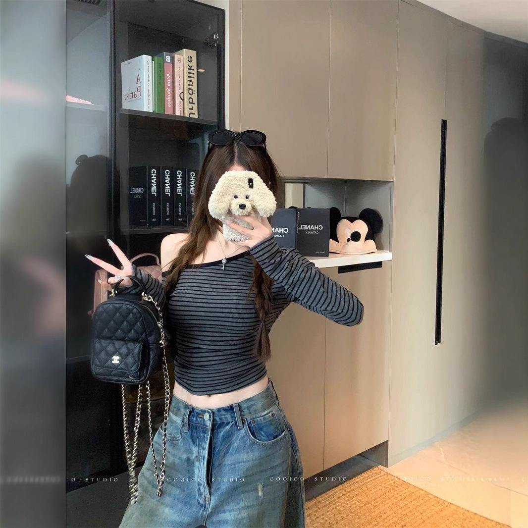 Women s Asymmetrical Striped Off-the-Shoulder Long Sleeve Top - Autumn Base Layer Small