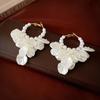 1 Pair of Lovely Pearl Shell Petal Tassel Hanging Earrings for Women, Gold Imitation Pearl Tassel Earrings, Suitable for Daily Wear