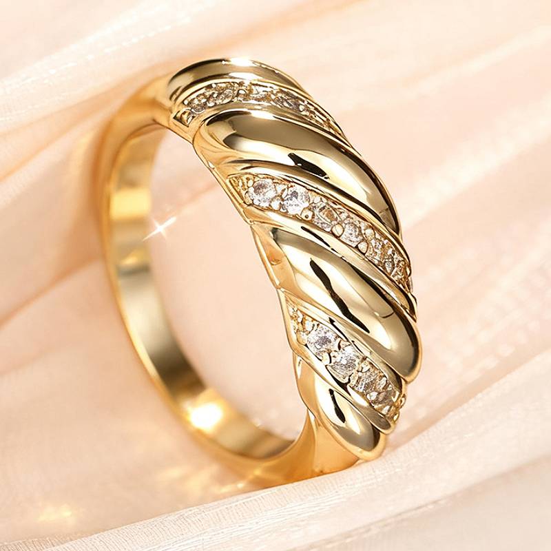 Huitan Gold Color Women Ring Twist Design Inlaid Bright Cubic Zirconia Fashion Accessories for Party Wedding Luxury Zircon