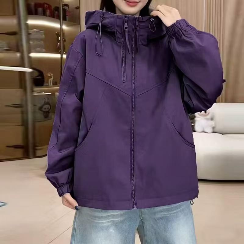 Fashionable Zippered Windbreaker Short Jacket with Hood Versatile Outdoor Jackets for All Seasons