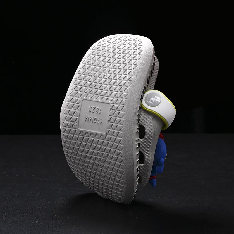 Durable Clogs Kids Fun Cartoon Design Nonslip Eva Summer Sandals For Boys And Girls In Colors Bright