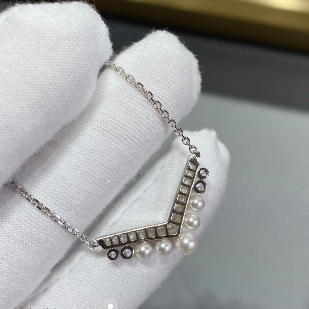 2023 New Hot Brand Woman Necklace Anniversary Gift Jewelry Fashion Luxury Design Heart V-shaped Pearl Necklaces For Women