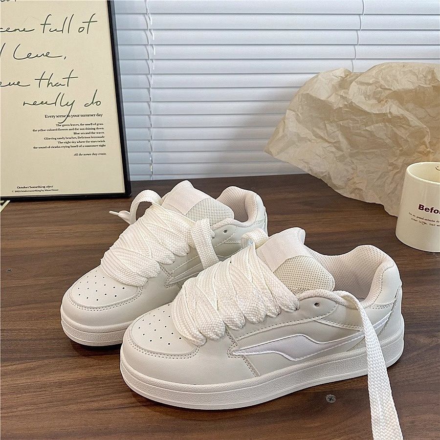 

High-value Hong Kong style thick-soled beige bread shoes women s ins tide 2025 summer new versatile sports and leisure board shoes 40