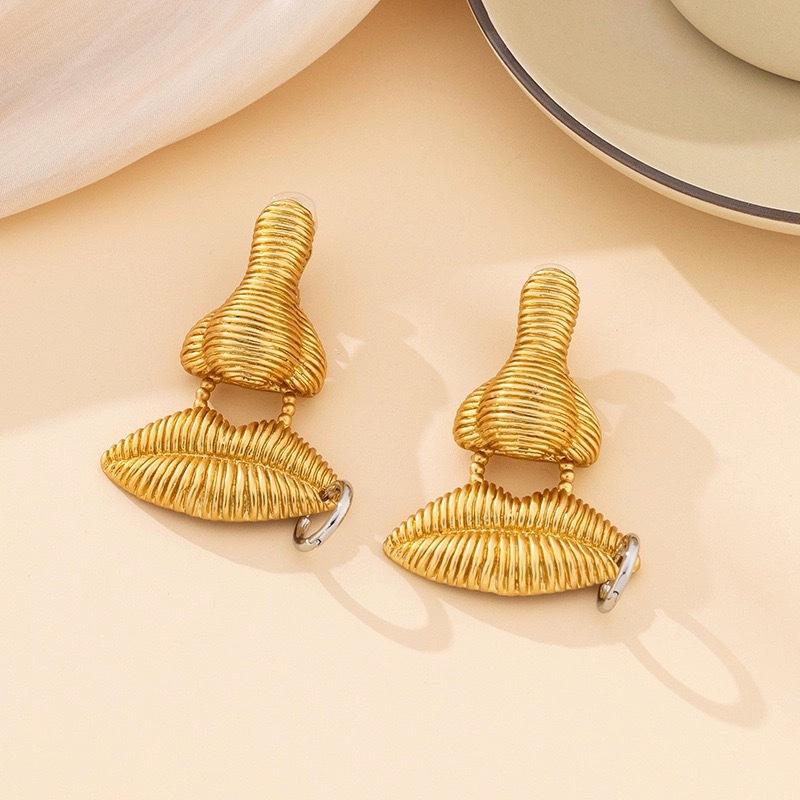 Fashion Personality Three-Dimensional Features Striped Nose Big Lip Necklace Cuban Chain Exaggerated Jewelry Accessories