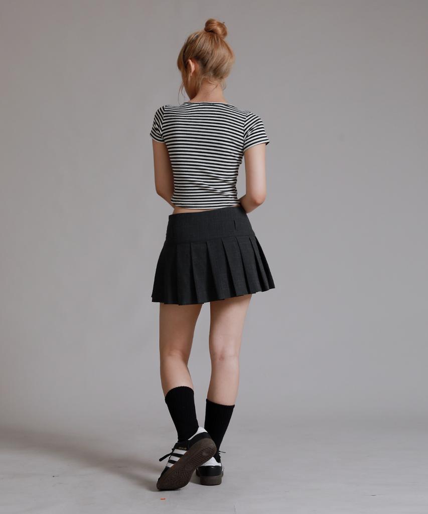 LIKE THE MOST Striped Square Neck Half T-Shirt_Black