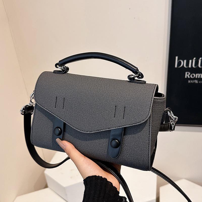 

Today s popular small bags for women s summer versatile new fashion messenger bags portable small square bags чорний