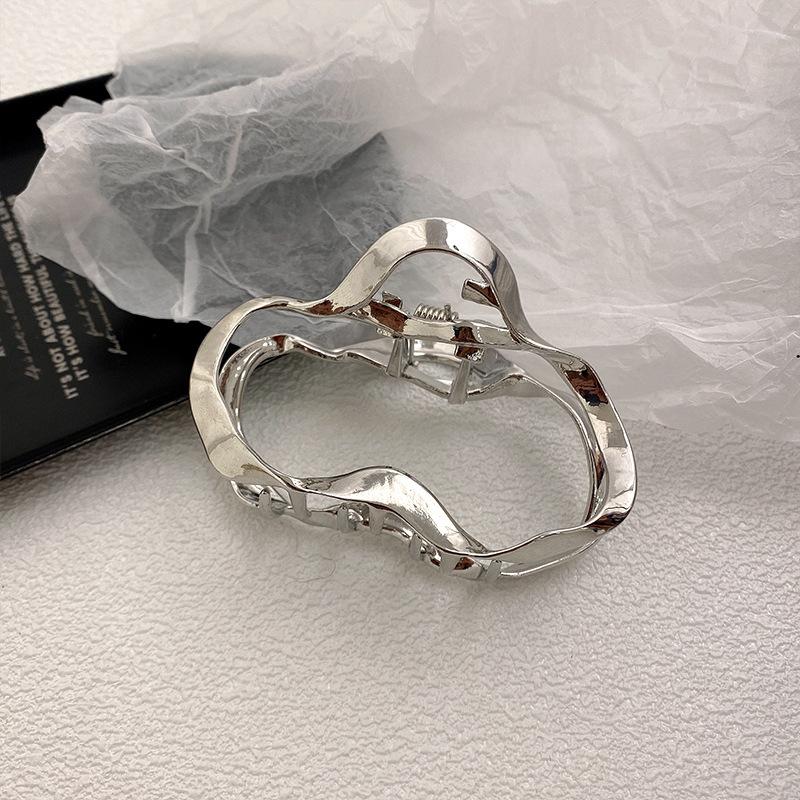 AWAYTR Goldfarbene, hohle Flüssighaarspangen, Metallhaarklammer, Haarband, Haarnadel, Krabbenmotiv, Damenmode-Accessoires
