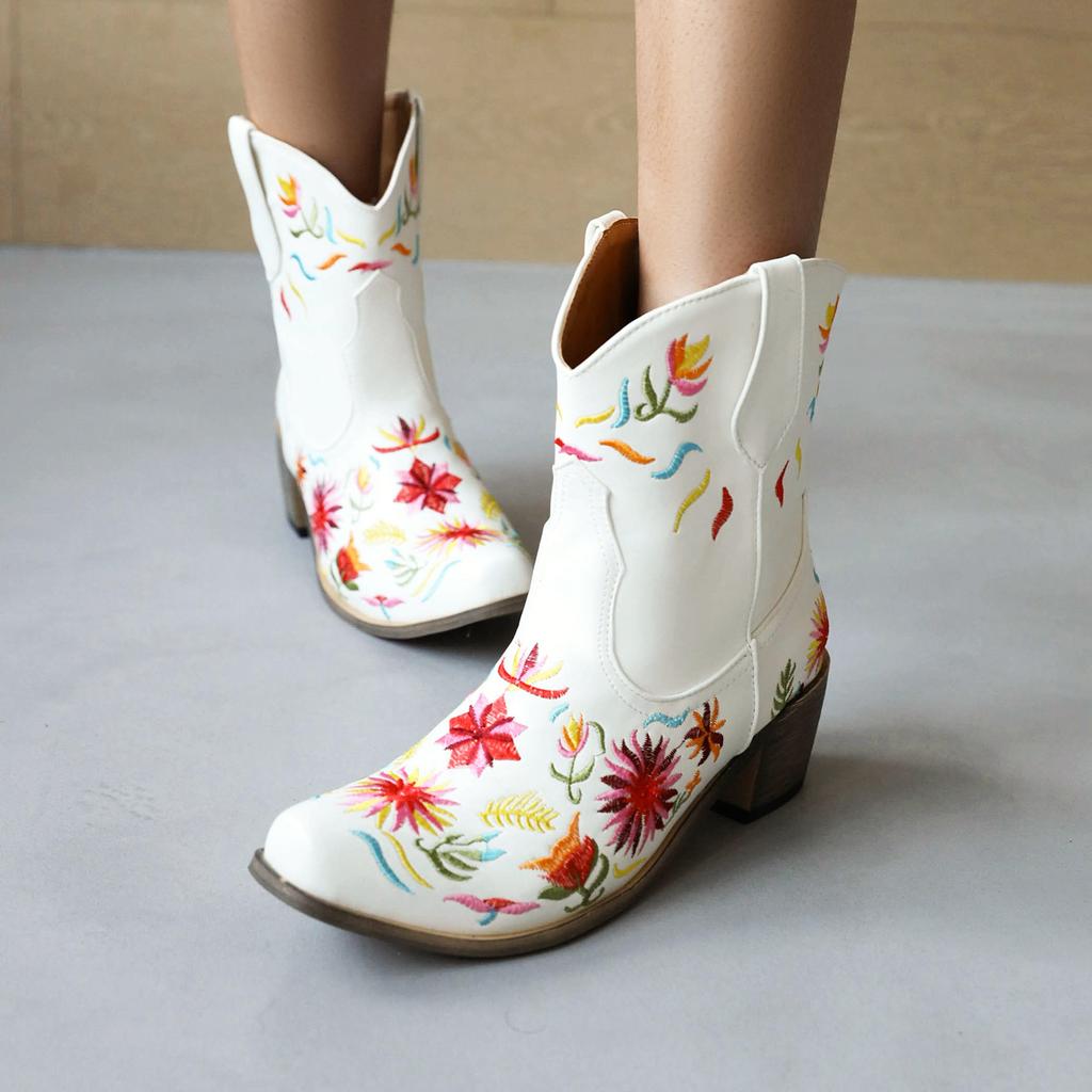 Women's Short Boots With Embroidered Flowers Pointed Toe And Thick Heels Oversized Western Boots With Plush Floral Inner Lining