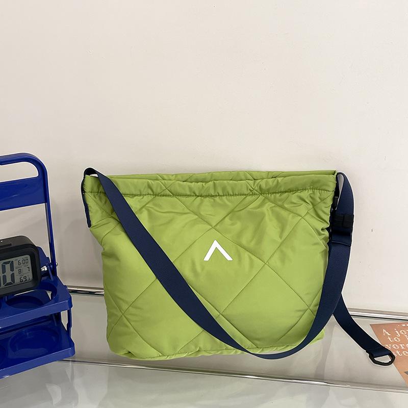 New Quilted Cotton Outdoor Cycling Shoulder Bag for Women Camping and Shopping Age Reduction Large Capacity Bag Shoulder Bag Crossbody Bag
