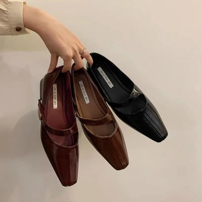 Novelty Split Toe Flat Shoes Woman Quality Leather Mary Janes Japanese Style Trotters Flats Ankle Bele Tabi Ninja Loafers Women