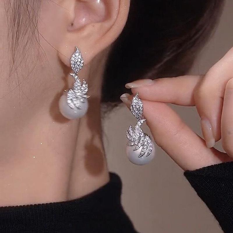 Feather Shape Paved Stone Round White Pearl Drop Stud Earrings Elegant Women Daily Party Jewelry