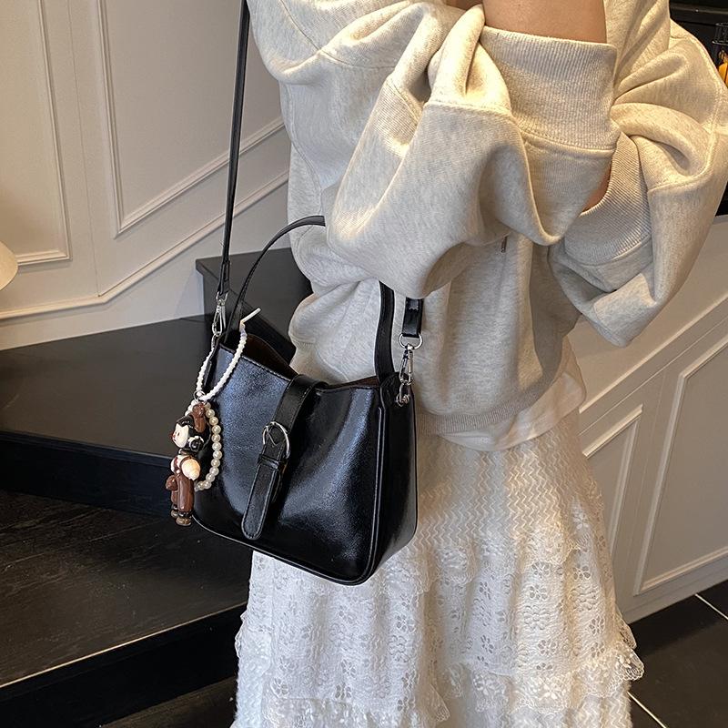 New foreign trend portable bucket bag women's 2025 spring texture women's fashion casual shoulder messenger bag