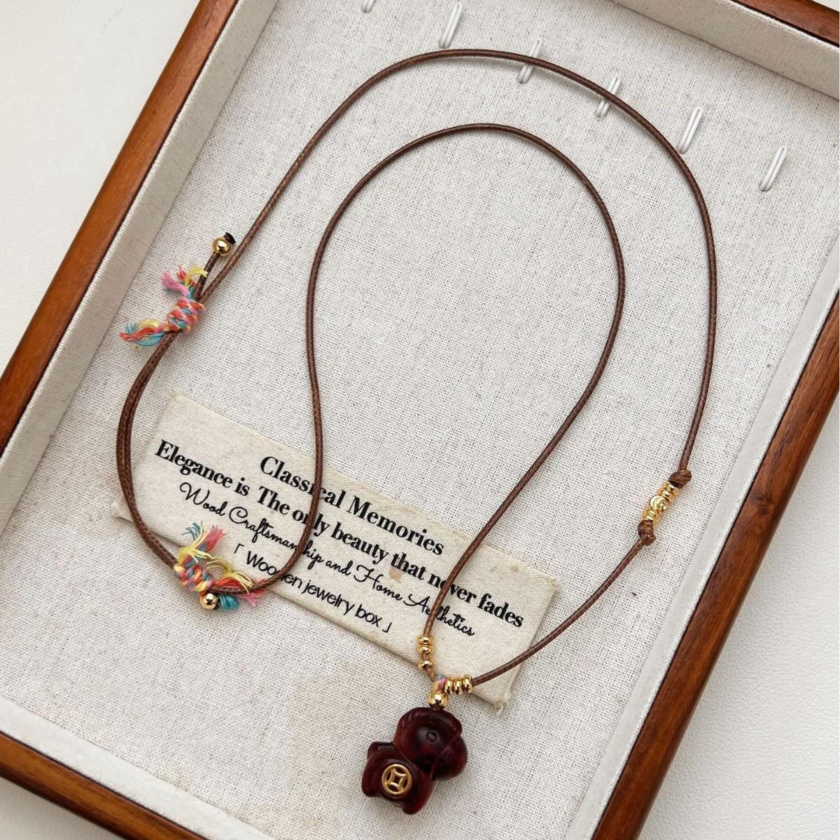 Ретро милый деревянный кулон-лошадка, регулируемый