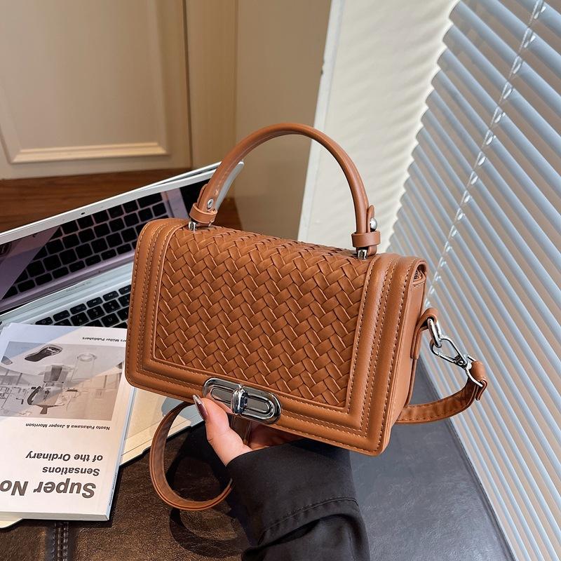 Spring High-end Texture Small Bag Trendy Women's Bag Popular Shoulder Messenger Bag Fashionable Portable Small Square Bag