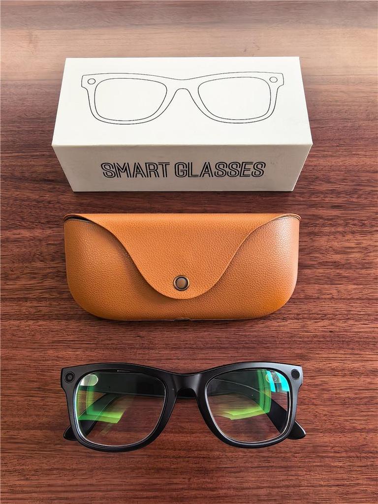 MT5Ultra AI Smart Glasses: Photo/Video, 8MP, Bluetooth Translation, Charging Included