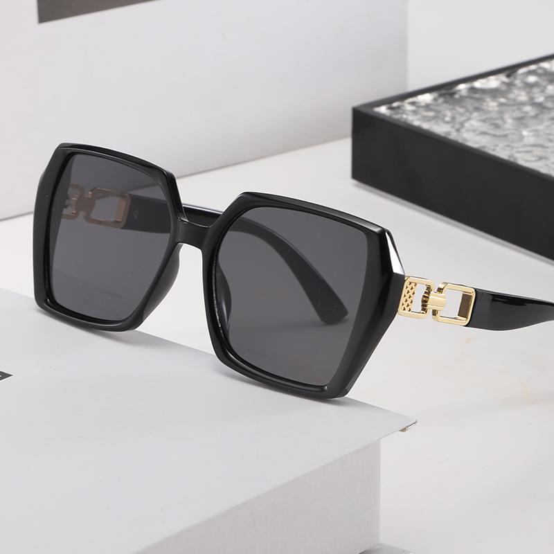 High-quality Gradient Square Sunglasses Women Men Fashion UV400 Sun Glasses Party Travel Artistic Sense
