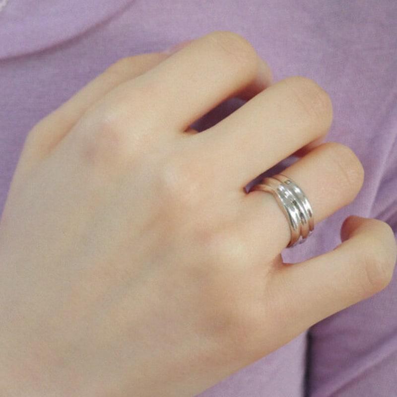 objecteso Three pleat ring
