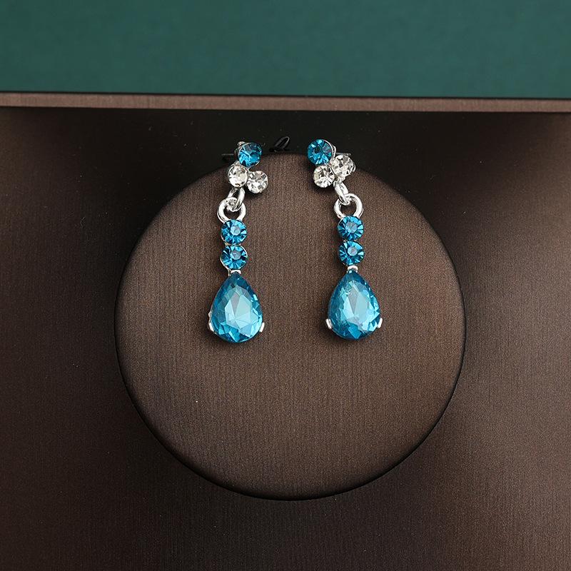 2023 Braut-Clip-Ohrringe: Hängeohrringe ohne Ohrloch für Hochzeiten & Abendkleider