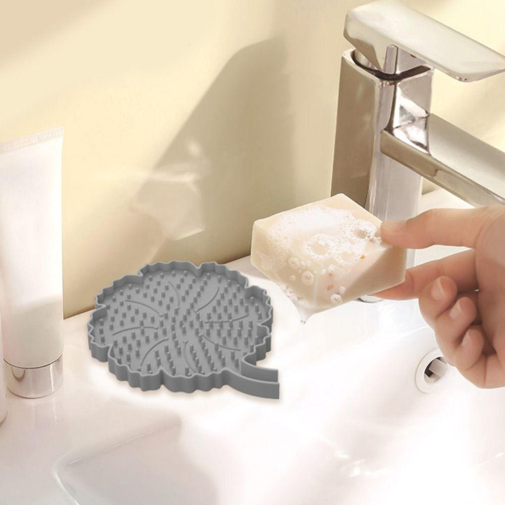 Creative Silicone Bathroom Soap Dish Flower Shape Self-draining Soap Container Soap Box Bathroom Accessories