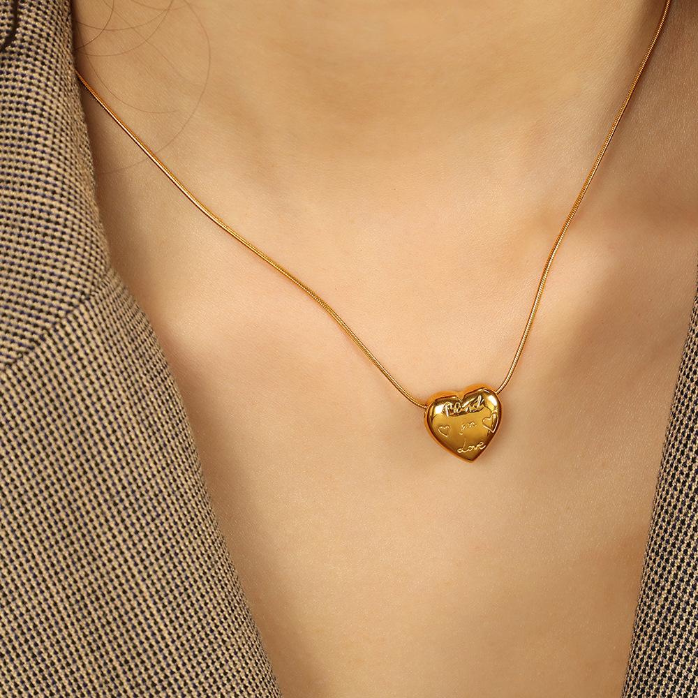 2026 Fashion Simple Plated 18k Gold Love Compact Necklace Femininity Versatile Clavicle Chain