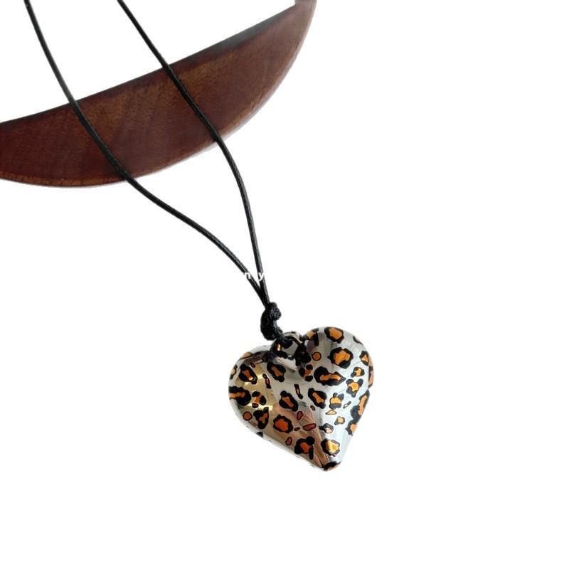 Leopard Print Heart Pendant Retro Spicy Girl Pull-out Necklace - Y2K Fashion Sweater Chain for Women