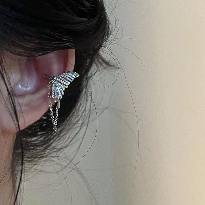 Personality Design Spider Ear Cuff Non-Piercing Earrings Trendy Cool Punk Gothic Metal Unique Ear Clip for Wome Men Jewelry
