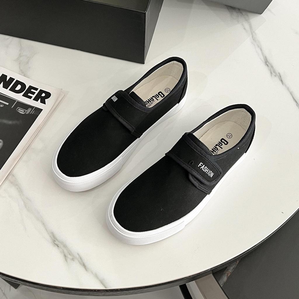 Chaussures Slip-On en toile unisexes 2026: Chaussures plates d'été décontractées style coréen pour étudiants et couples.