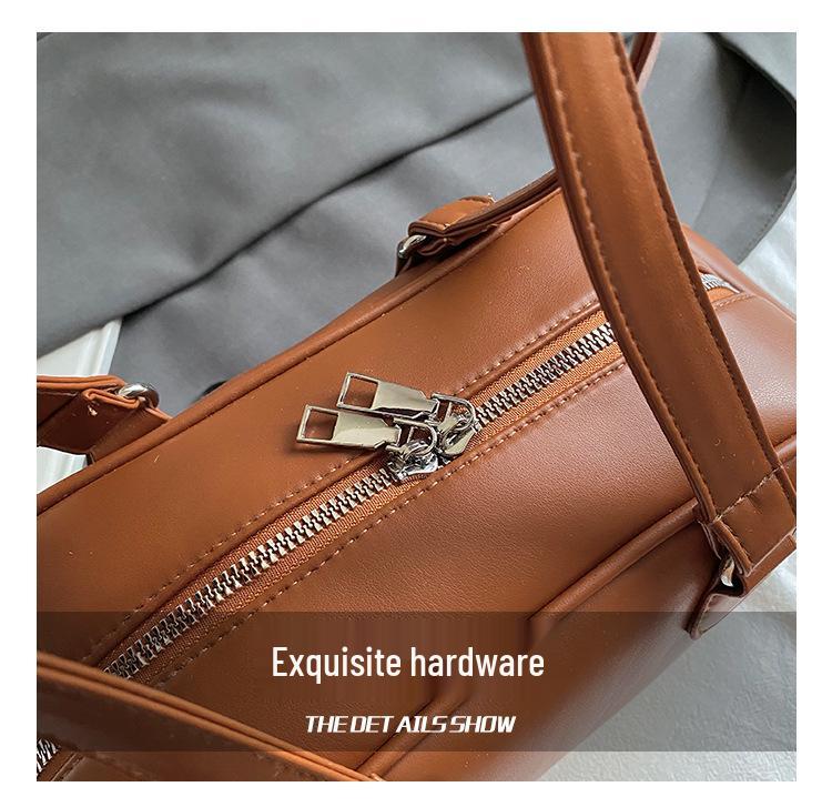 Niche Retro Handheld Underarm Bowling Bag - Women's 2025 Multi-Pocket Single Shoulder Pillow Bag