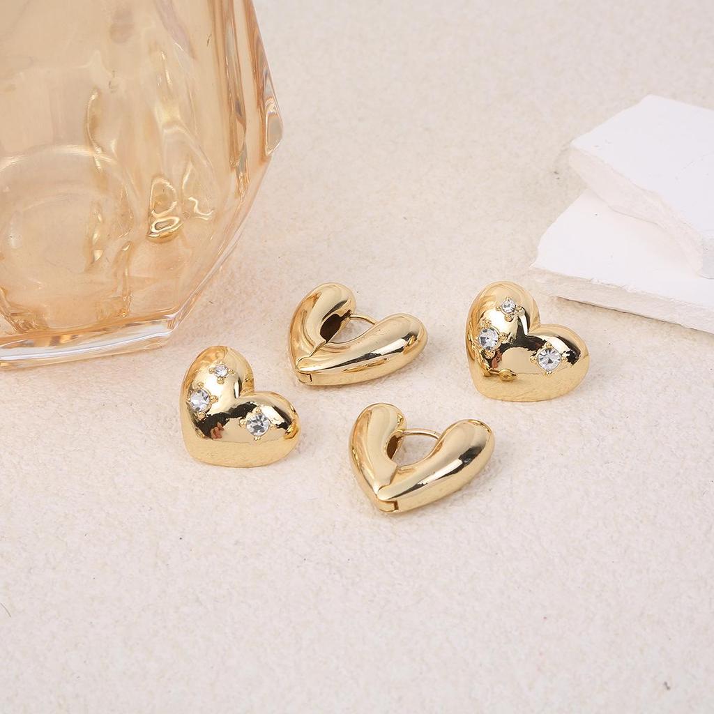 Gold Heart Hollow Earrings - Niche Design, High-End Cold Style, Small Studs