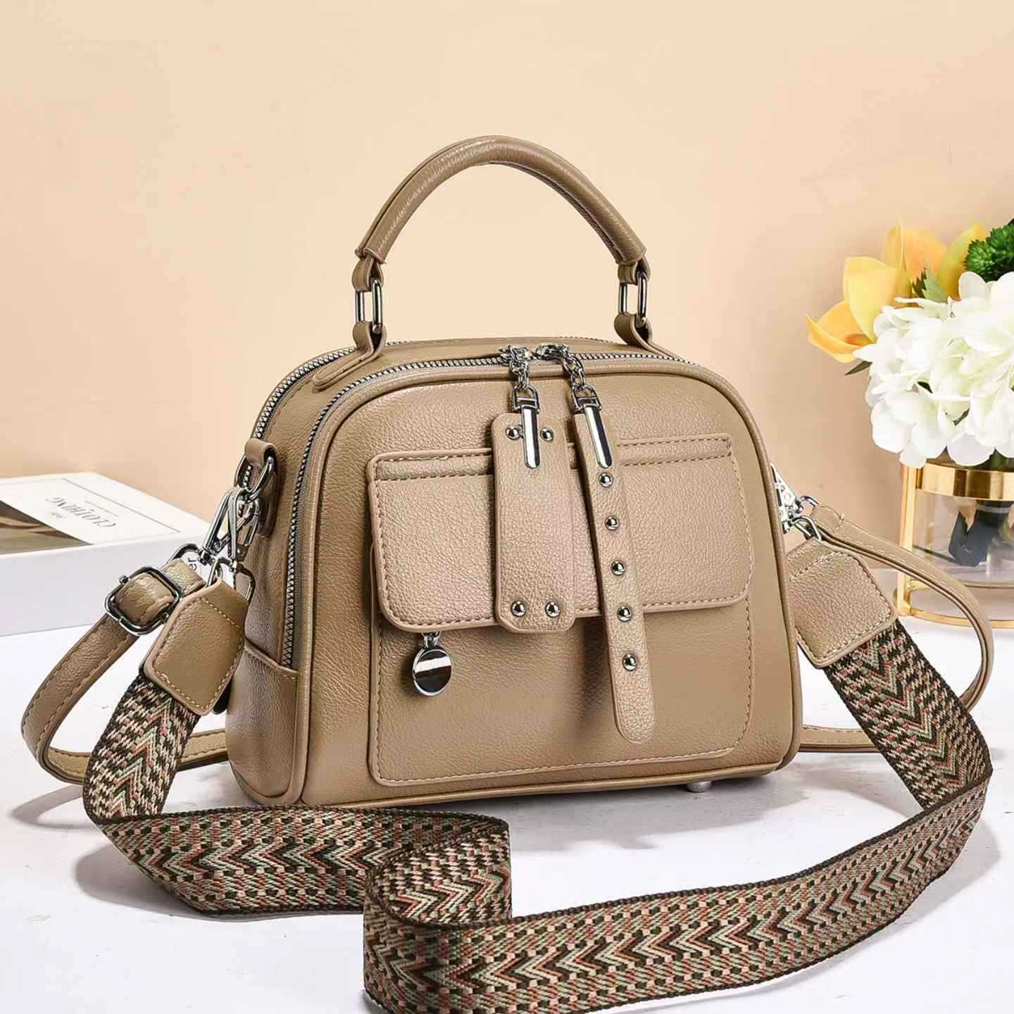 

Нова корейська мода Сумка кросбоді з сотнями мульти кліпсів - Жіноча сумка на плече Мінімалістична текстура Сумка для щоденних поїздок Великої місткості рожевий