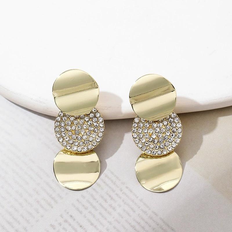 

Korean Fashion Exquisite Light Luxury Gold Diamond Sequin Earrings Romantic Wedding Commemorative Gift Outstanding Women s