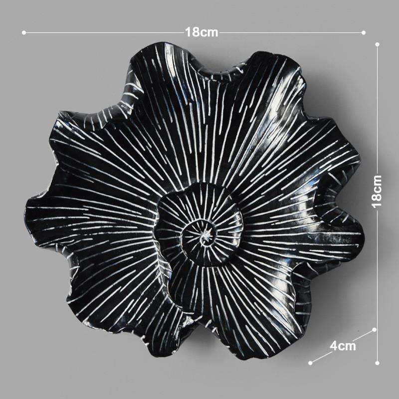 Shaped Leaf Sophisticated Resin Wall Hanging For Elegant Home Bedroom Decor