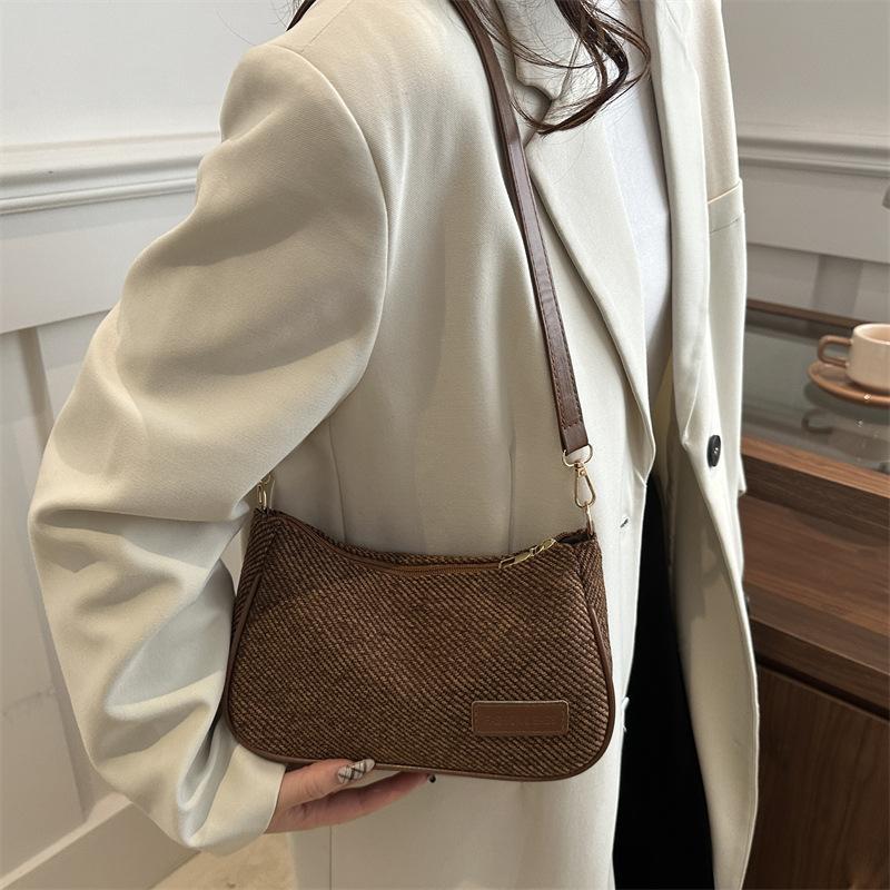 

Spring women s bags, simple foreign style, fashion trend, shoulder straps, shoulder bags, solid color retro bags коричневый