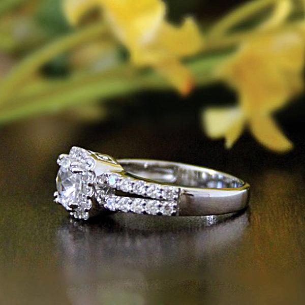 European and American Hand-edited Zircon Rings Platinum Rings Rounded Wedding Rings Diamond Set Jewelry