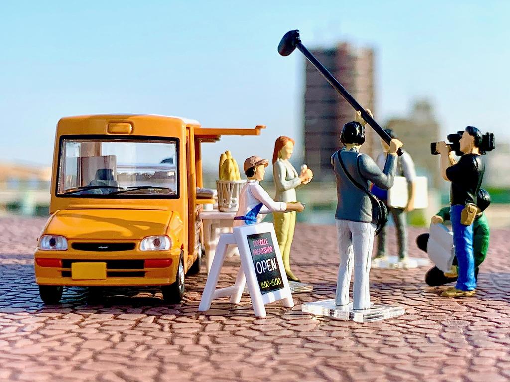 TOMYTEC GeoColle 64 TV Crew 2 ABS Figures Accessories Partially Miniature Car Set 1/64 #CarSnap11b Resin/PVC & (Painted, Assembled) + Die-cast