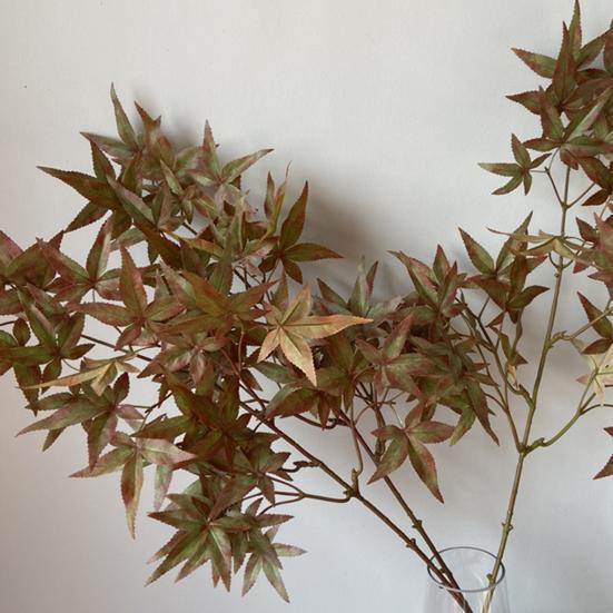 1 Pc Anti-fall Bright Color Colorful Decorative Easy To Maintain Artificial Leaf Simulation Maple Leaf