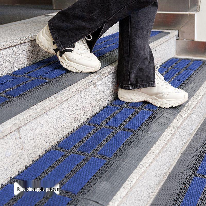 Snowproof Anti-Slip Winter Doormat for Outdoor Steps, Hotel Entrances & Stairways