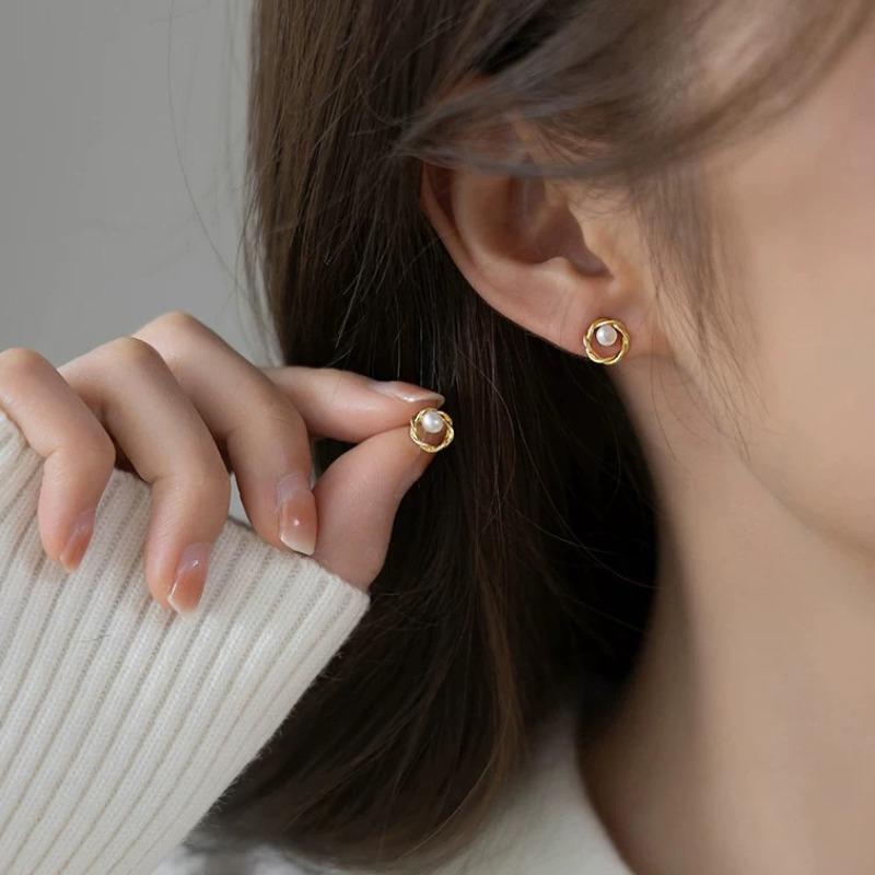 Pearl Earrings Women's High-end Earrings Ear Jewelry High-end Stud Earrings Niche Design Light Luxury